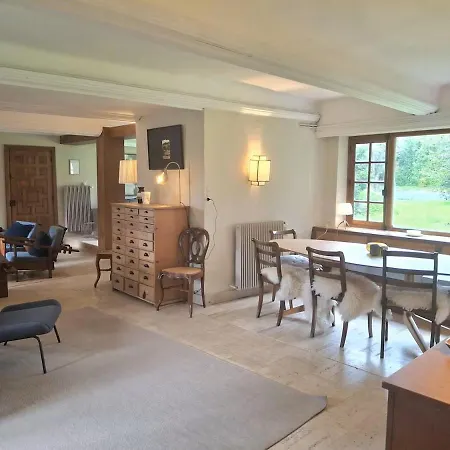 Apartment Maison Avec Riviere Et Petit Etang Vrocourt